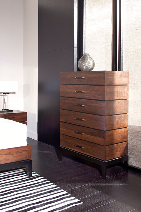 Linea Chest