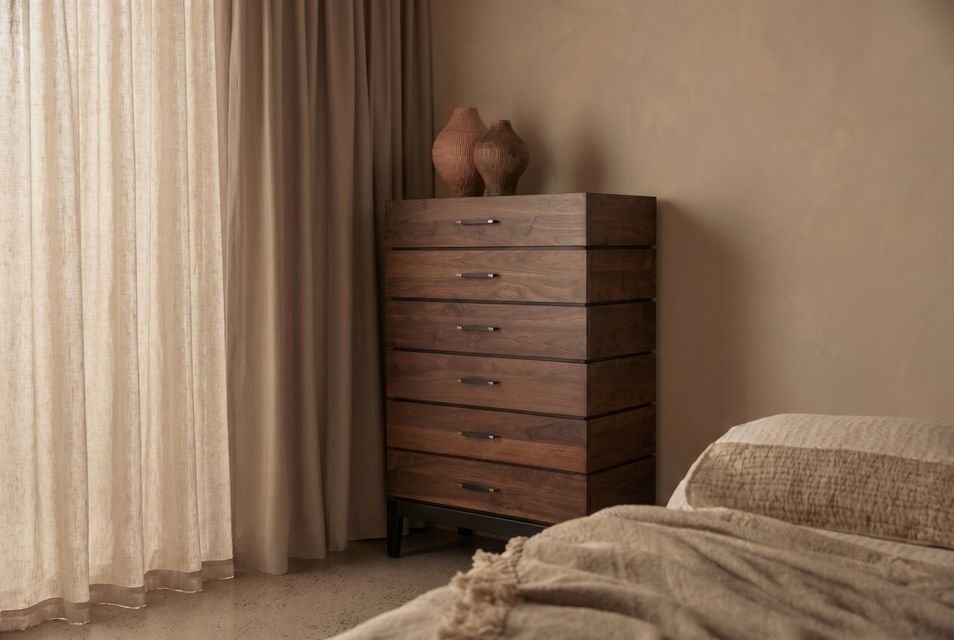 Linea Chest
